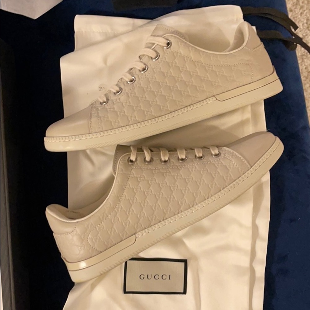 Gucci logo sneakers